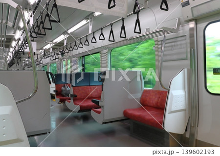 新潟県内で活躍する上越線E129系(電車内) 新潟県内で活躍する上越線E129系(電車内) 139602193