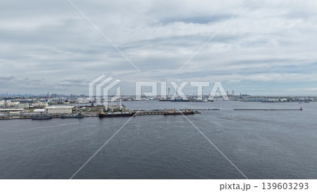 横浜・みなとみらいの港湾都市風景 横浜・みなとみらいの港湾都市風景 139603293