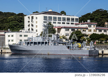 神奈川県横須賀市海上自衛隊基地に停泊する機雷処理の掃海作業などを担う掃海艦ひらど 神奈川県横須賀市海上自衛隊基地に停泊する機雷処理の掃海作業などを担う掃海艦ひらど 139606296