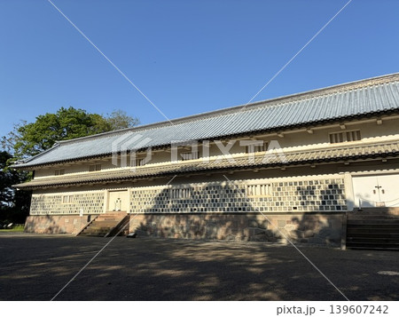 石川県の金沢城公園の三十間長屋 石川県の金沢城公園の三十間長屋 139607242