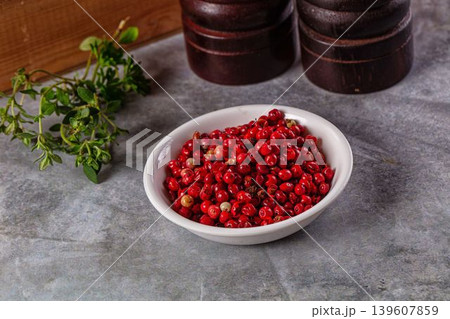 Dry pink pepper corn spice Dry pink pepper corn spice 139607859