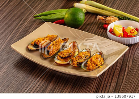 Gourmet baked mussels with garlik Gourmet baked mussels with garlik 139607917