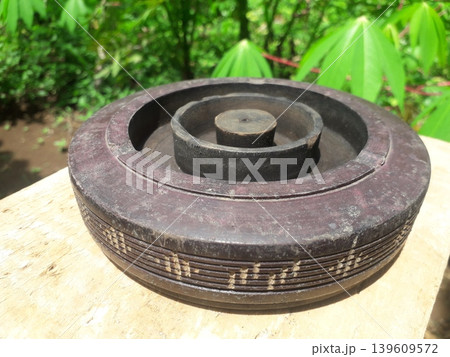 Authentic Handmade Carved Ashtray from Java Indonesia Authentic Handmade Carved Ashtray from Java Indonesia 139609572