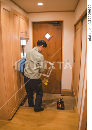 40‑something worker 40‑something worker 139609699