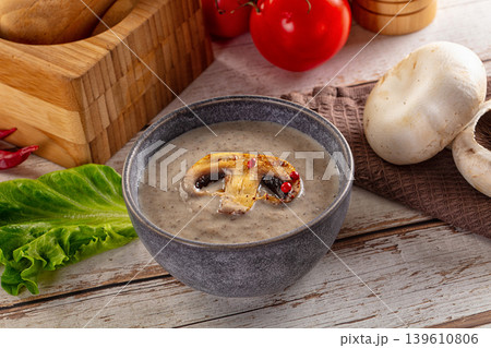 Cream mushroom soup with chamignon Cream mushroom soup with chamignon 139610806
