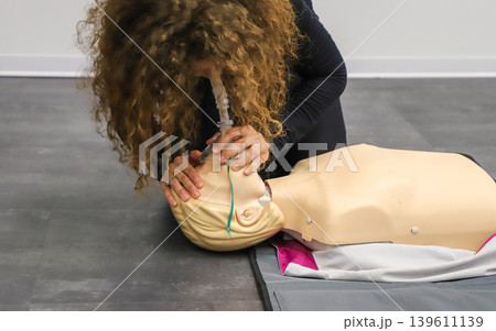 BLSD Defibrillator use course. first aid course - company safety - cardiac massage - Basic Life Support BLSD Defibrillator use course. first aid course - company safety - cardiac massage - Basic Life Support 139611139