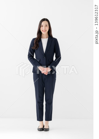 ビジネス　女性	 139612317