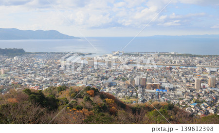 秋の香貫山から望む沼津と駿河湾 139612398