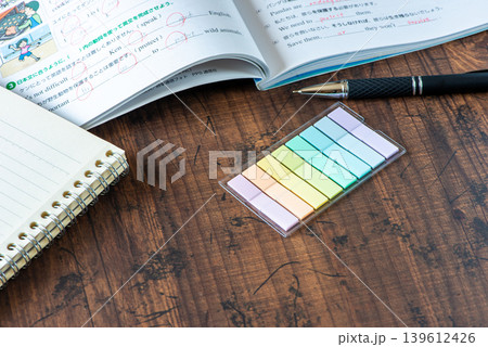 勉強・受験・教育イメージ 139612426