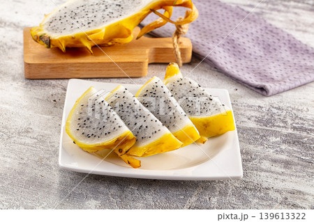 Tropical exotic dragonfruit slice 139613322