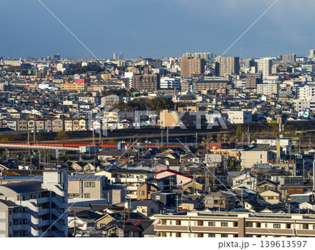 高台から見る大阪府柏原市の住宅密集地 高台から見る大阪府柏原市の住宅密集地 139613597