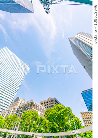 《東京都》日本の都市景観 よく晴れた春の新宿の高層ビル群(令和8年5月) 《東京都》日本の都市景観 よく晴れた春の新宿の高層ビル群(令和8年5月) 139615946