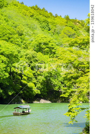 新緑の嵐山　屋形船 139618042