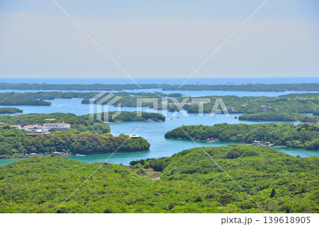 《三重県》新緑の横山展望台・英虞湾の海岸線 《三重県》新緑の横山展望台・英虞湾の海岸線 139618905