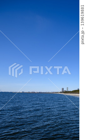 青空と海の広がる風景 139619881