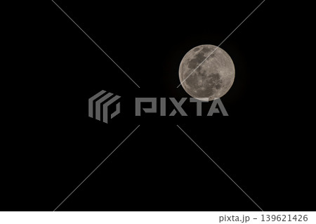 Close up full moon on the Black sky Close up full moon on the Black sky 139621426