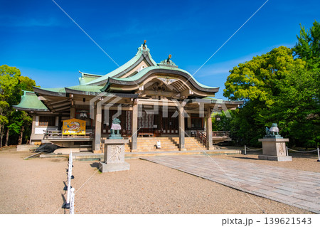 大阪府大阪市 大阪城公園内に鎮座する出世開運のパワースポット・豊國神社の拝殿 大阪府大阪市 大阪城公園内に鎮座する出世開運のパワースポット・豊國神社の拝殿 139621543