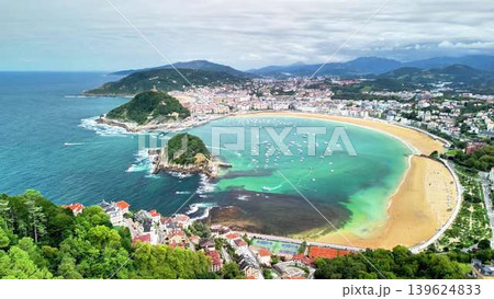 Stunning Aerial View of San Sebastin Beach and Cityscape 139624833