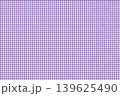 擦れ感のあるパープルのギンガムチェック背景 139625490