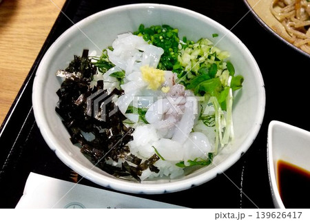 八雲立つ出雲の国で頂く…美味しい『出雲そば屋』さんの【イカ丼】 八雲立つ出雲の国で頂く…美味しい『出雲そば屋』さんの【イカ丼】 139626417