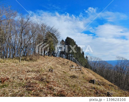 大神宮山の静かな山頂風景 139628108