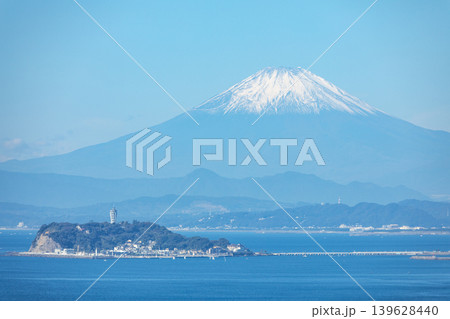 逗子披露山公園から見る江の島と富士山 139628440