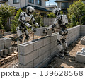 2足ロボットが住宅のコンクリートブロック積工事をしている画像 2足ロボットが住宅のコンクリートブロック積工事をしている画像 139628568