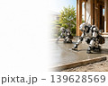 2足ロボットが住宅の左官工事をしている画像コピースペースあり 2足ロボットが住宅の左官工事をしている画像コピースペースあり 139628569