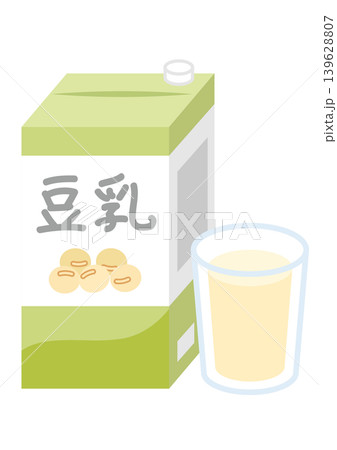 豆乳とグラスに入った豆乳 豆乳とグラスに入った豆乳 139628807