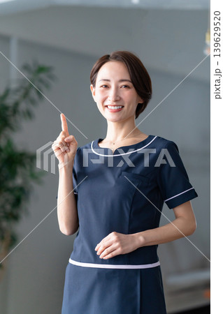 若い女性、カウンセリング 若い女性、カウンセリング 139629520