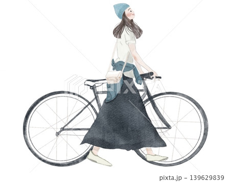 自転車と街を歩くナチュラルファッションの女性 139629839