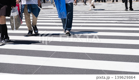 2026年GW渋谷のスクランブル交差点を行き交う人々 2026年GW渋谷のスクランブル交差点を行き交う人々 139629864