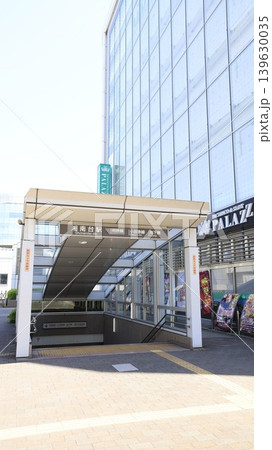 横浜市営地下鉄ブルーライン、相鉄いずみ野線、小田急江ノ島線の湘南台駅、D出口(西口) 横浜市営地下鉄ブルーライン、相鉄いずみ野線、小田急江ノ島線の湘南台駅、D出口(西口) 139630035