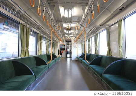 【JR西日本】キハ120形0番台の車内（大糸線：糸魚川駅） 139630055