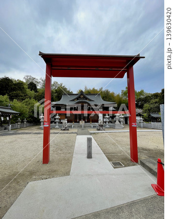 闘鶏野神社 と 赤い鳥居 阿武山・今城塚古墳コース 闘鶏野神社 と 赤い鳥居 阿武山・今城塚古墳コース 139630420