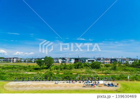 初夏の青空 グラウンドゴルフ 公園 シニア 住宅街 初夏の青空 グラウンドゴルフ 公園 シニア 住宅街 139630469