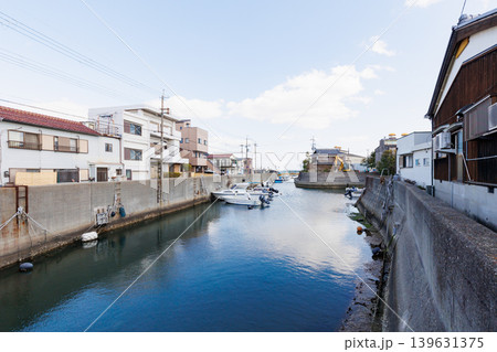 晴天の江井ヶ島港（兵庫県明石市） 139631375
