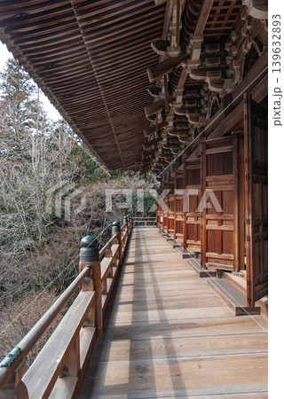 書寫山圓教寺 摩尼殿の壮麗な舞台造りと伝統的な木造建築(兵庫県姫路市) 書寫山圓教寺 摩尼殿の壮麗な舞台造りと伝統的な木造建築(兵庫県姫路市) 139632893