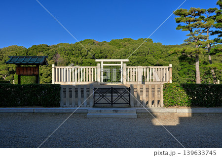 岡ミサンザイ古墳（仲哀天皇 恵我長野西陵）大阪府藤井寺市 139633745