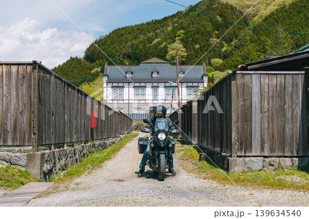 栃木県足尾の古い洋館とバイク 栃木県足尾の古い洋館とバイク 139634540
