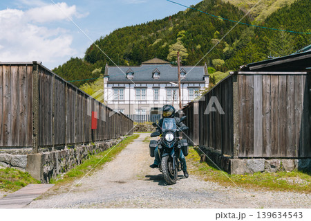 栃木県足尾の古い洋館とバイク 栃木県足尾の古い洋館とバイク 139634543