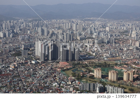 韓国 大邱市の市街地を俯瞰 韓国 大邱市の市街地を俯瞰 139634777