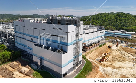 広島県東広島市【マイクロンメモリジャパン工場外観】ドローン空撮_HHMIC_No02 広島県東広島市【マイクロンメモリジャパン工場外観】ドローン空撮_HHMIC_No02 139635340