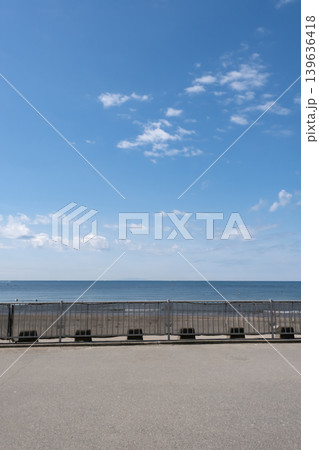由比ガ浜海水浴場の風景 139636418