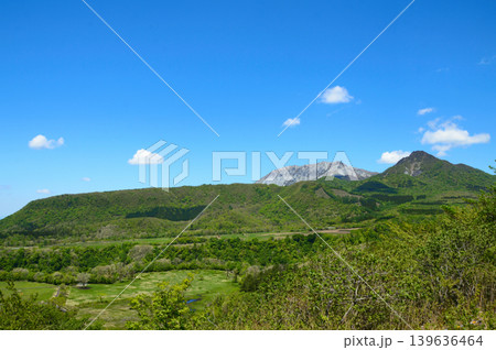 初夏の大山・鬼女台展望台から 139636464