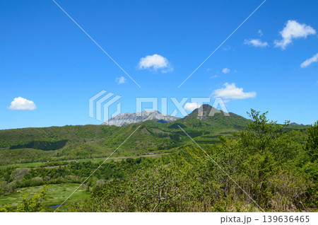 初夏の大山・鬼女台展望台から 初夏の大山・鬼女台展望台から 139636465