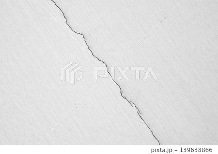 cracked concrete on white wall texture background 139638866