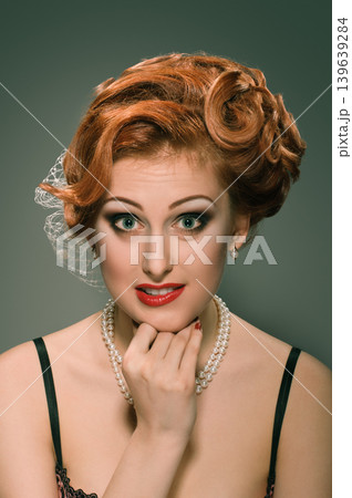 Surprised young woman Surprised young woman 139639284
