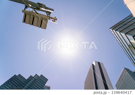 《東京都》日本の都市景観 太陽の日差しが眩しい高層ビル群(令和8年5月) 《東京都》日本の都市景観 太陽の日差しが眩しい高層ビル群(令和8年5月) 139640417
