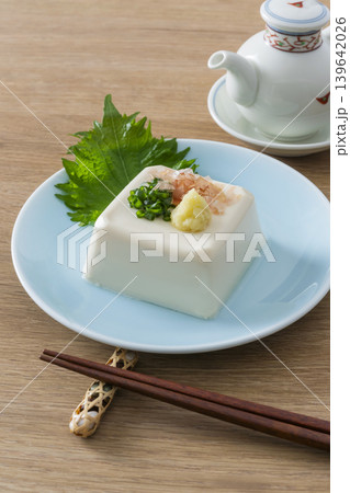 冷やっこ　冷奴　 139642026